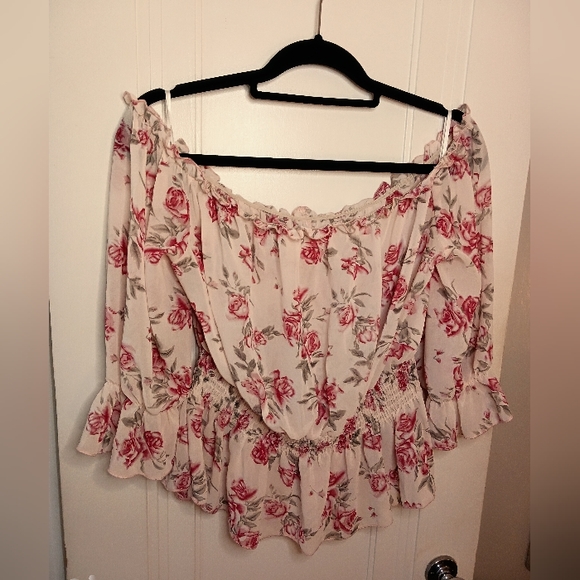 Floral Off-shoulder Flowy crop top Shein - Picture 4 of 4